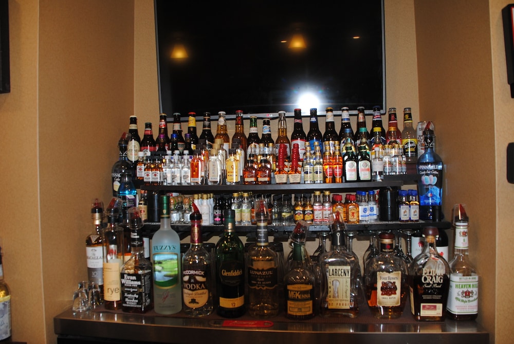 Cobblestone Hotel & Suites Charlestown IN - photo 32