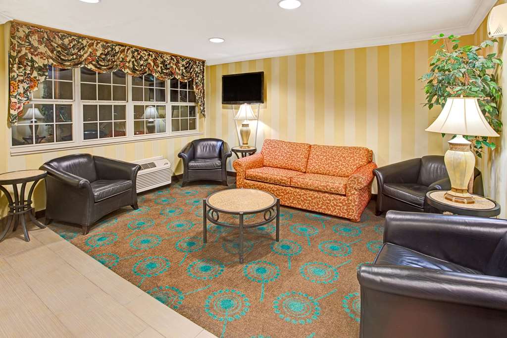 Microtel Inn by Wyndham Atlanta Airport - photo 6