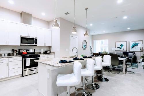 Awesome 4 beds Villa 5 min to Disney — 4-Star Luxury Hotel in Orlando, United States