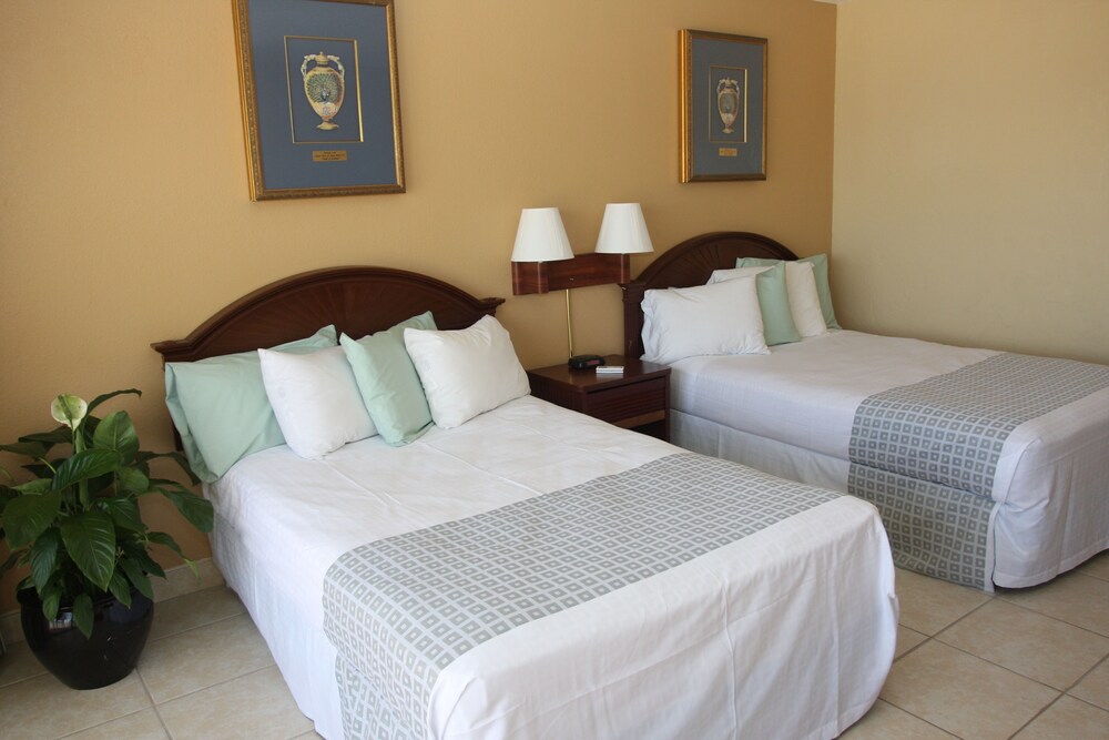 Makai Beach Lodge - photo 4