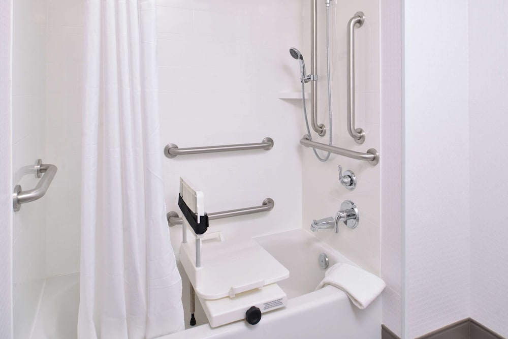 Hampton Inn & Suites St. Paul Oakdale Woodbury - photo 30