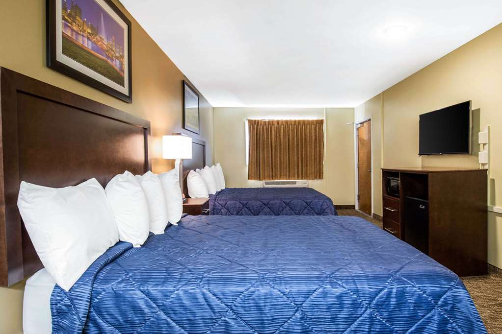 Rodeway Inn Lyons La Grange - photo 19