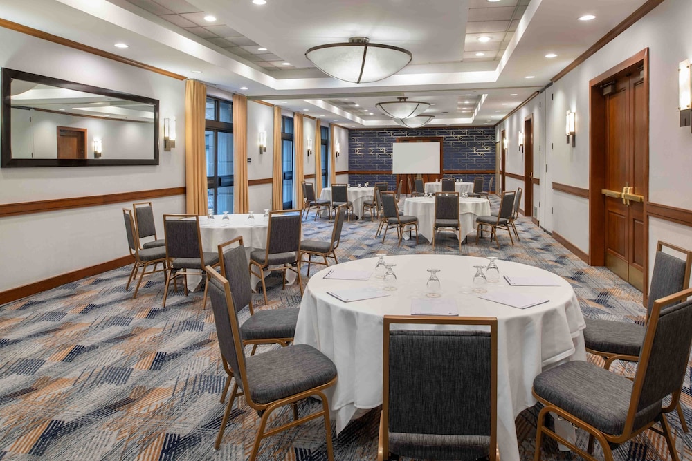 DoubleTree by Hilton San Francisco Airport - photo 59