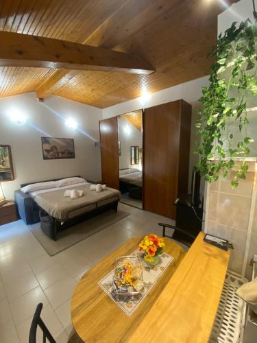 La Corte dei Torri loft on the lake — 4-Star Luxury Hotel in Vassena, Italy