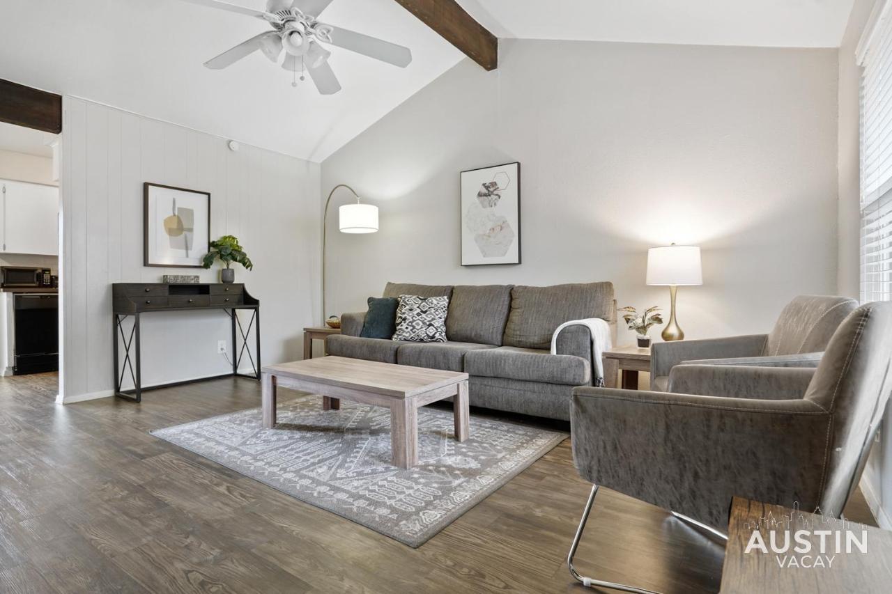 Pets Welcome Great Space Backyard Near Zilker — 4-Star Luxury Hotel in Austin, United States