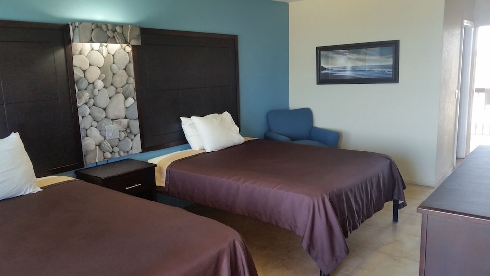 Driftwood Beach Motel - photo 11