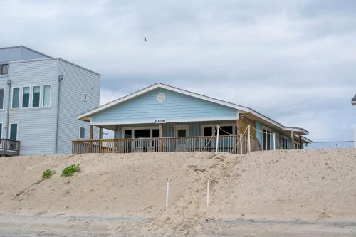Admiral's Quarters by Oak Island Accommodations - photo 14