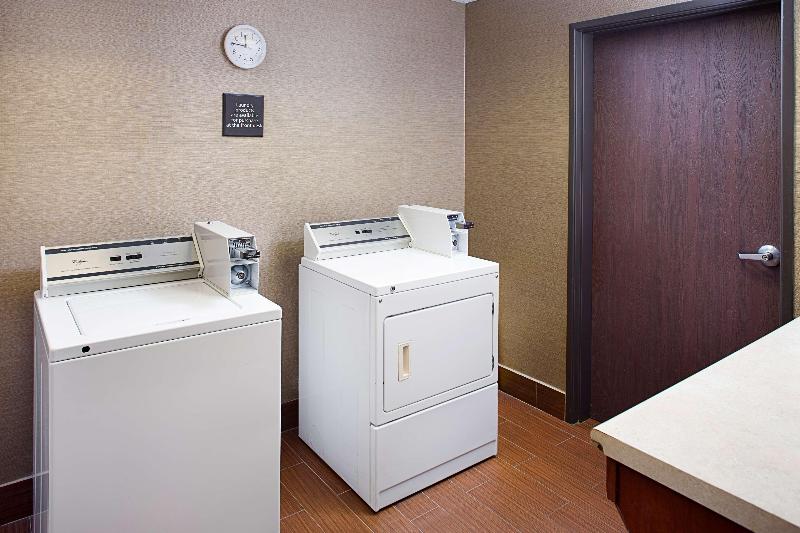 Hampton Inn & Suites Palmdale - photo 7