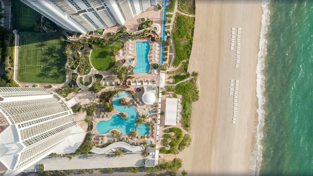 Luxury Bayfront Studio with Balcony Amazing Pool - photo 12