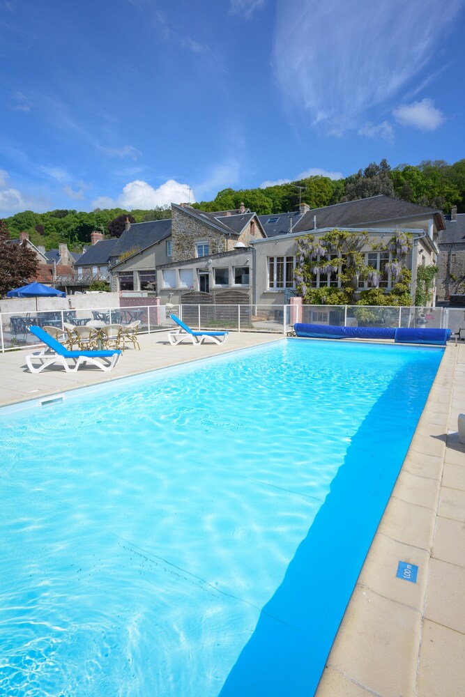 Hotel Restaurant Des Bains pet-friendly hotel Herouville-Saint-Clair