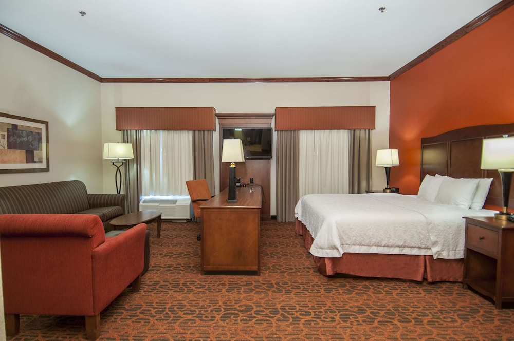 Hampton Inn & Suites Waxahachie - photo 16