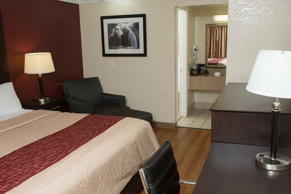 Red Roof Inn Ardmore - photo 11