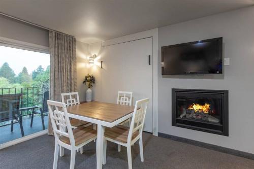 Riverside Condo located Downtown Enjoy Nightlife — 4-Star Luxury Hotel in Bend, United States