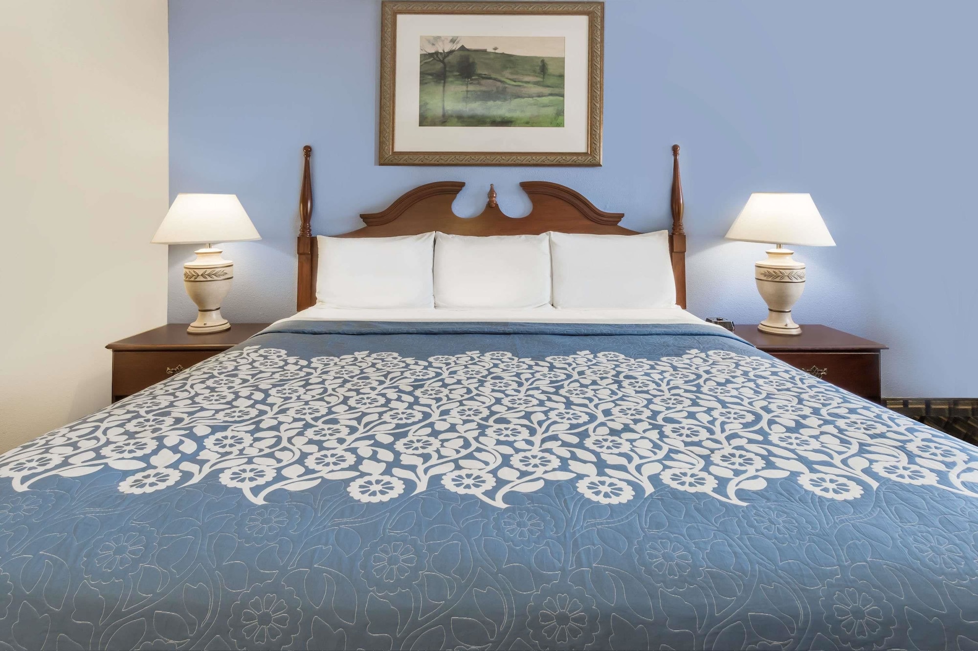 Days Inn by Wyndham Plymouth - photo 2