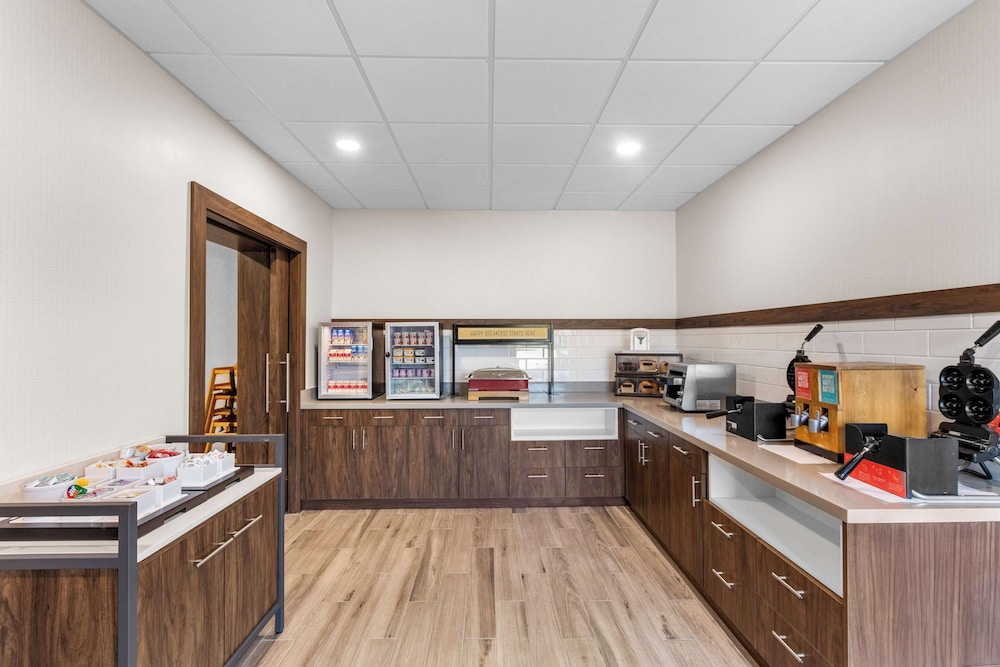 Hampton Inn Knoxville Airport - photo 29