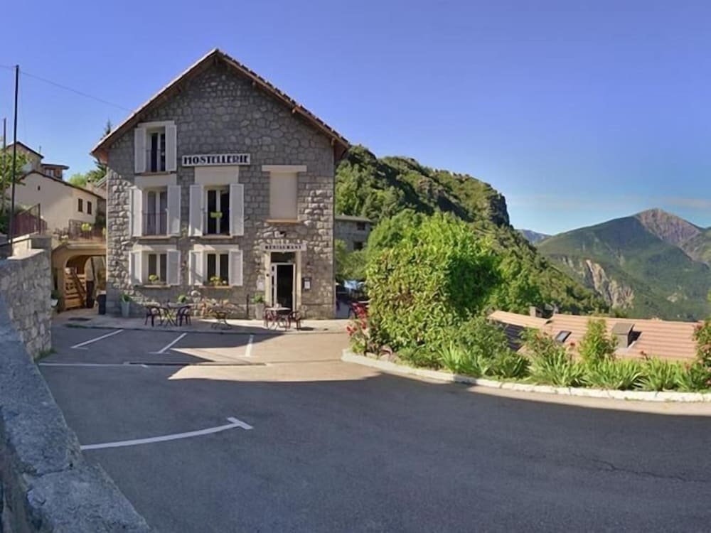 Hostellerie de Rimplas - carbon neutral hotel in Cannes