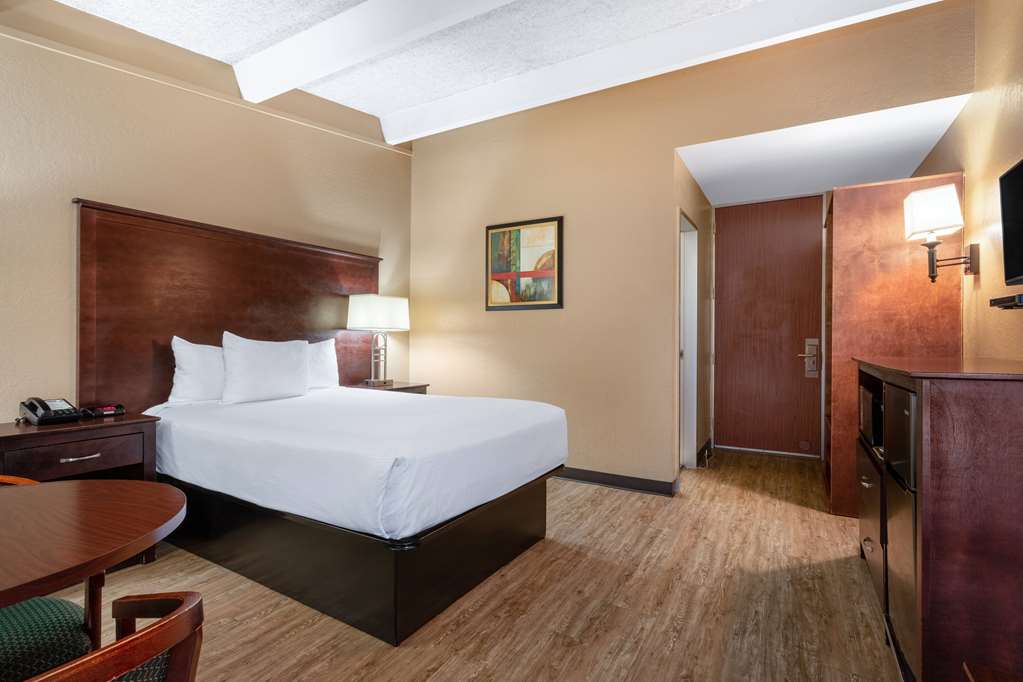 Travelodge by Wyndham Lakeland - photo 27