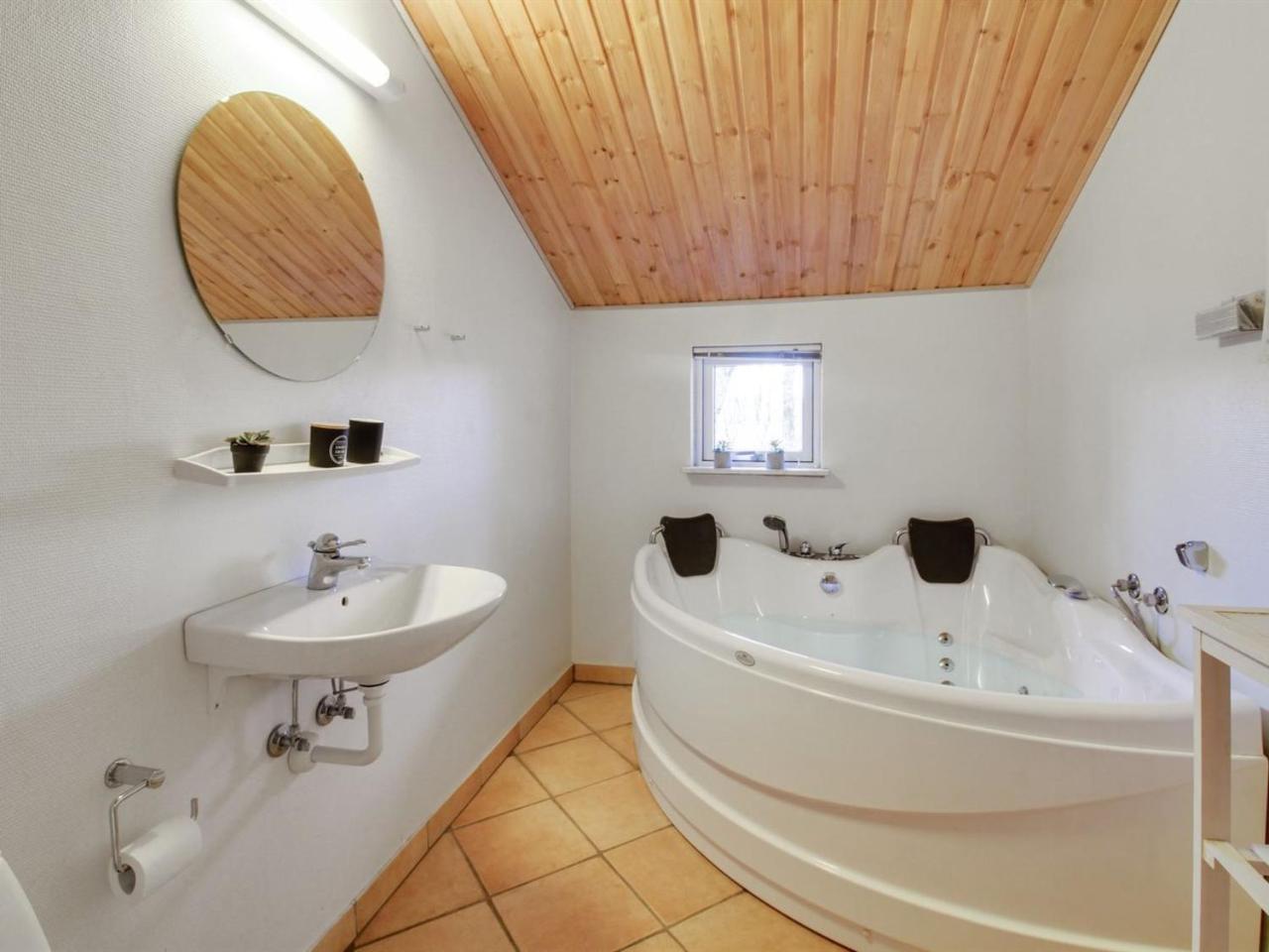 Holiday Home Amanda 30km from the sea by Interhome — Toftlund — photo 5
