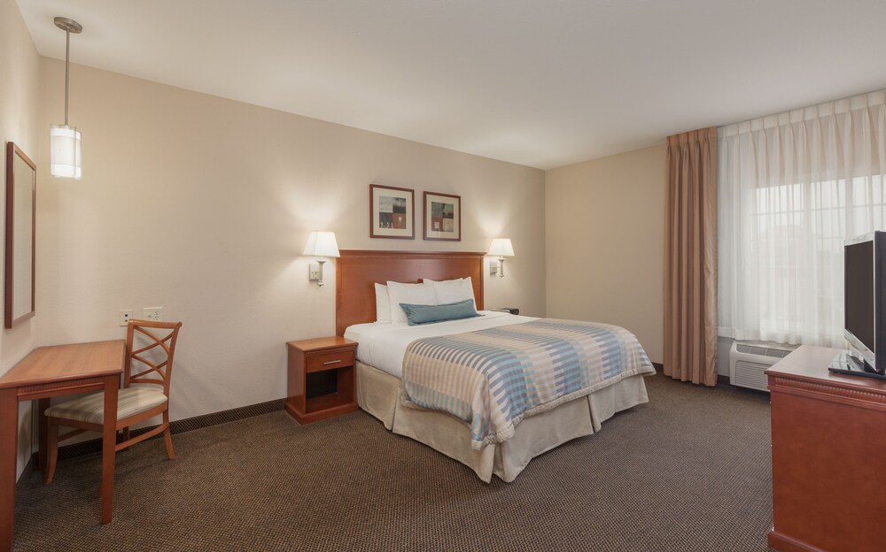 Candlewood Suites Houston I 10 East by IHG - photo 16