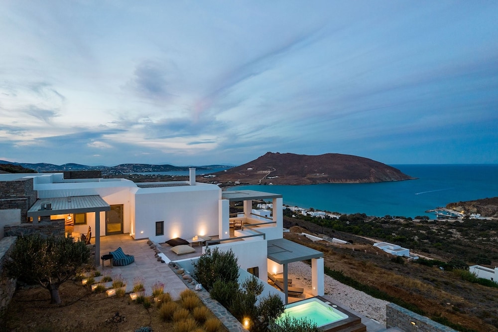 Rising Sun sea view Villa near the beach Paros — 4-Star Luxury Hotel in Paros, Greece