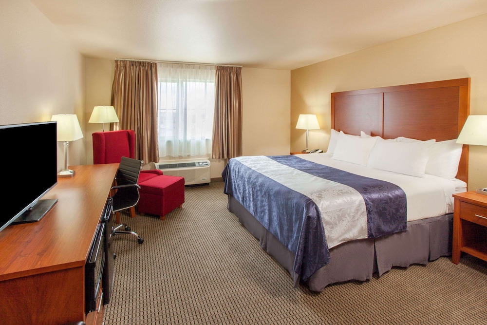 Baymont by Wyndham Grand Forks - photo 13