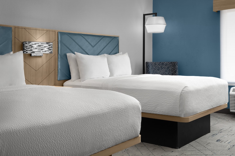 Holiday Inn Express Hotel & Suites DFW West Hurst by IHG - photo 19