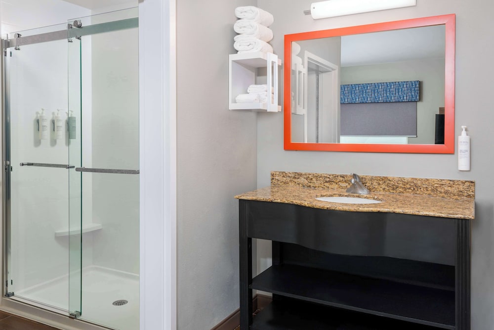 Hampton Inn & Suites Murfreesboro - photo 28