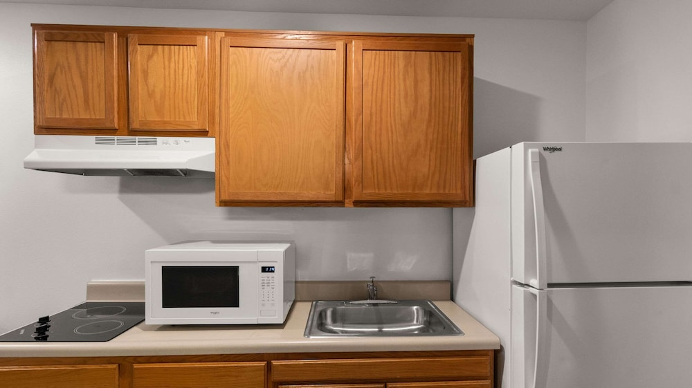 WoodSpring Suites Evansville East - photo 9