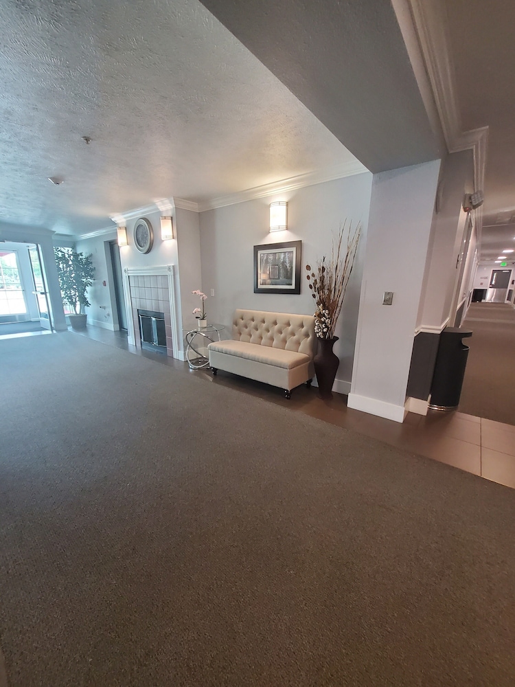 Sequoia Inn - photo 3