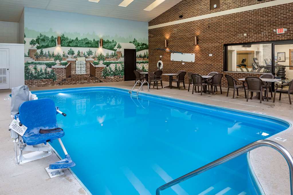 Quality Inn & Suites Zanesville City Center - photo 18