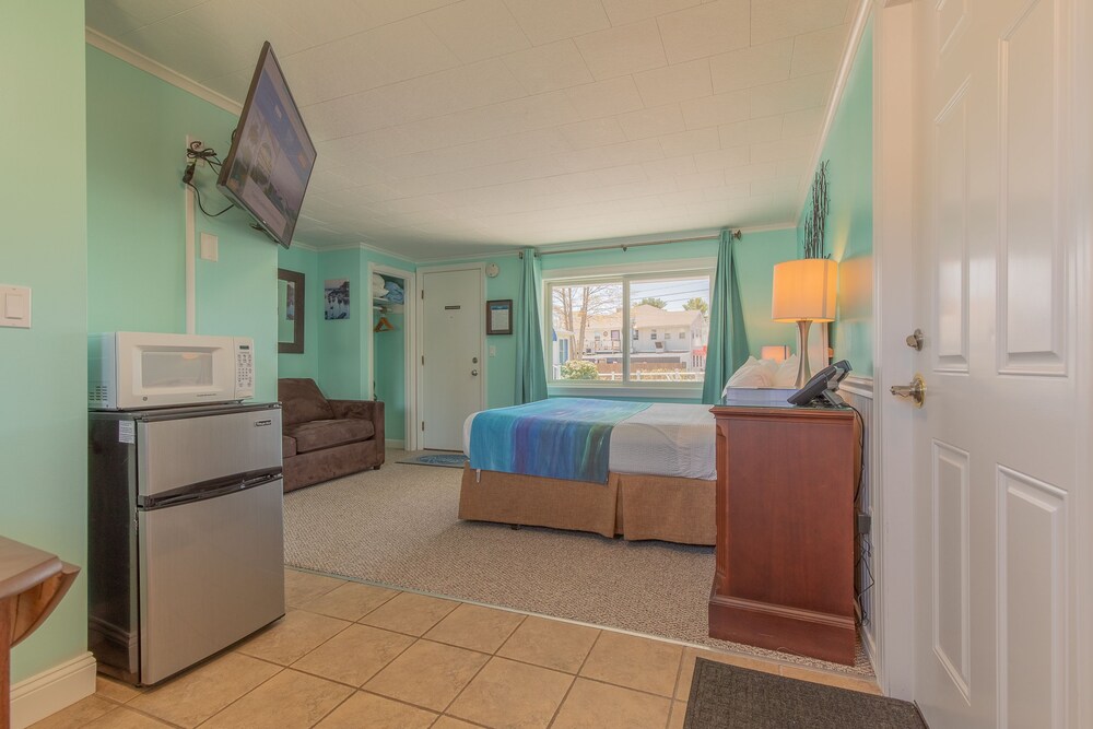Footbridge Beach Motel - photo 120