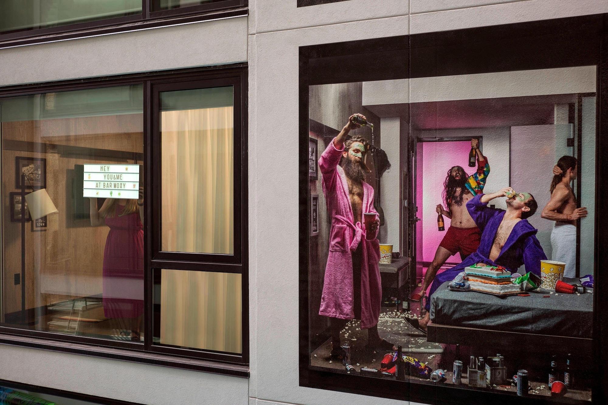 Moxy Chicago Downtown - photo 16