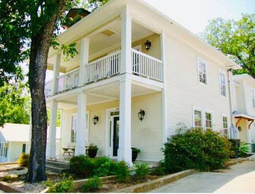 Emigrant’s Inn in Fredericksburg, United States