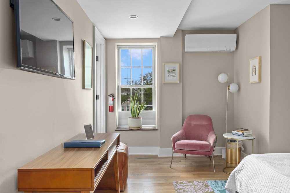 Howard Hotel - photo 23