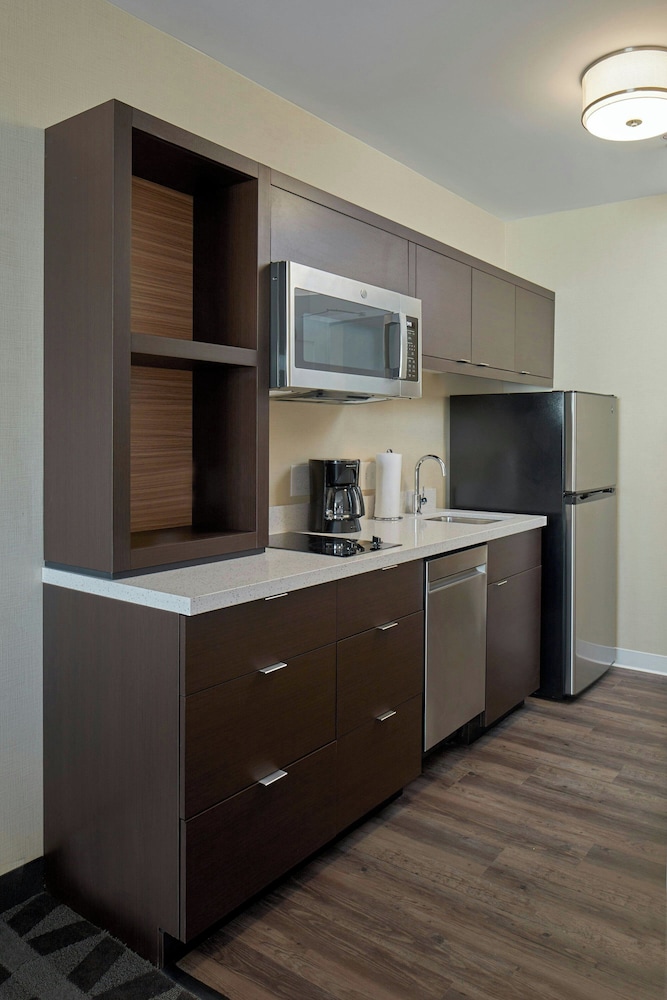 TownePlace Suites by Marriott Columbus North OSU - photo 22