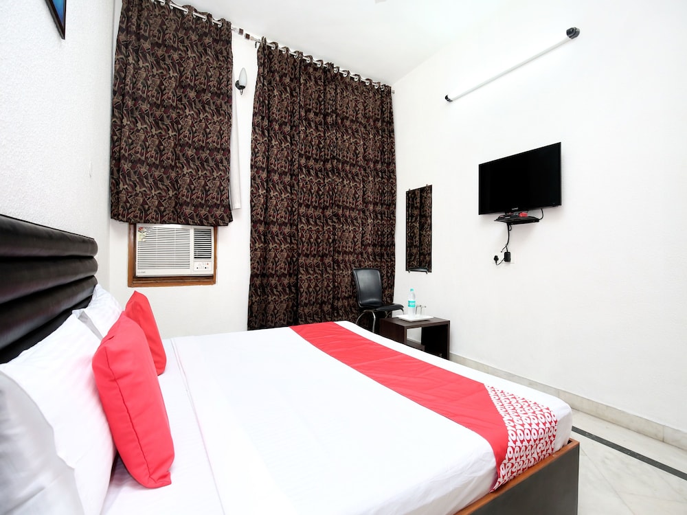OYO 16960 Atithi Residency