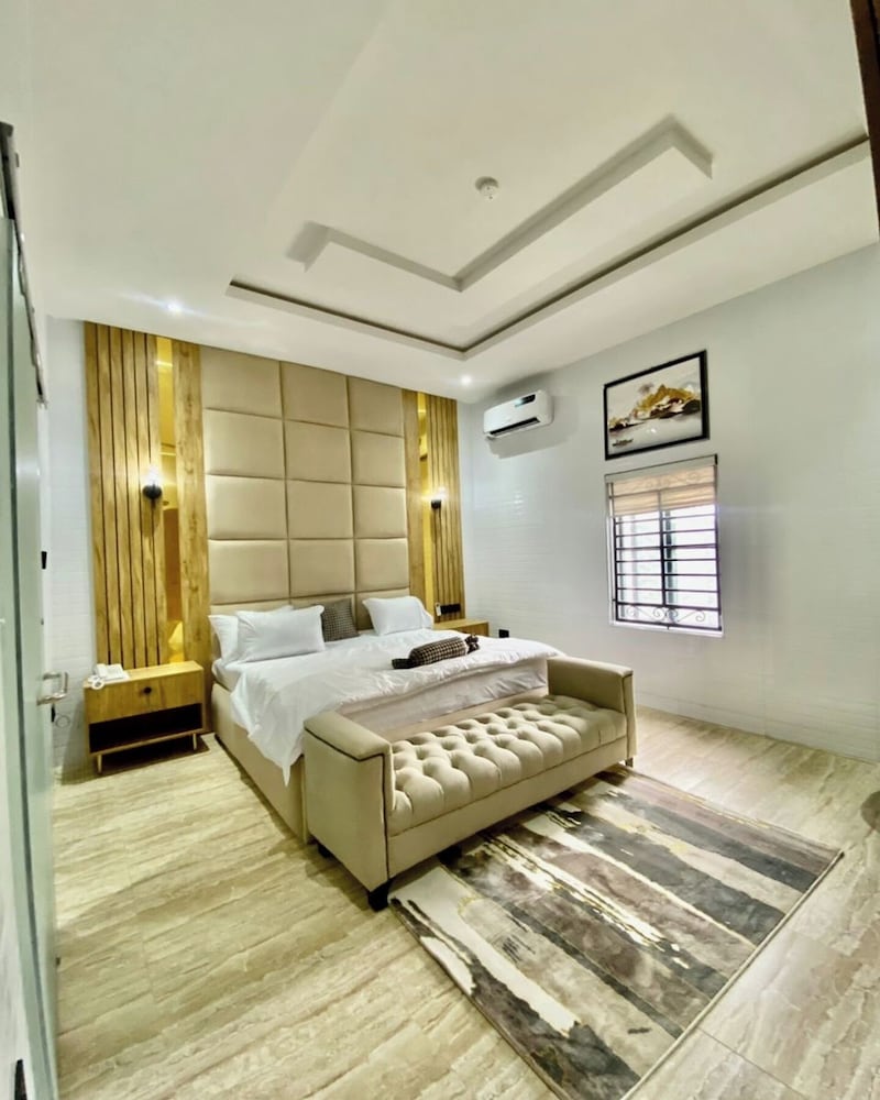 Chidexluxury Shortlet — 4-Star Luxury Hotel in Abuja, Nigeria