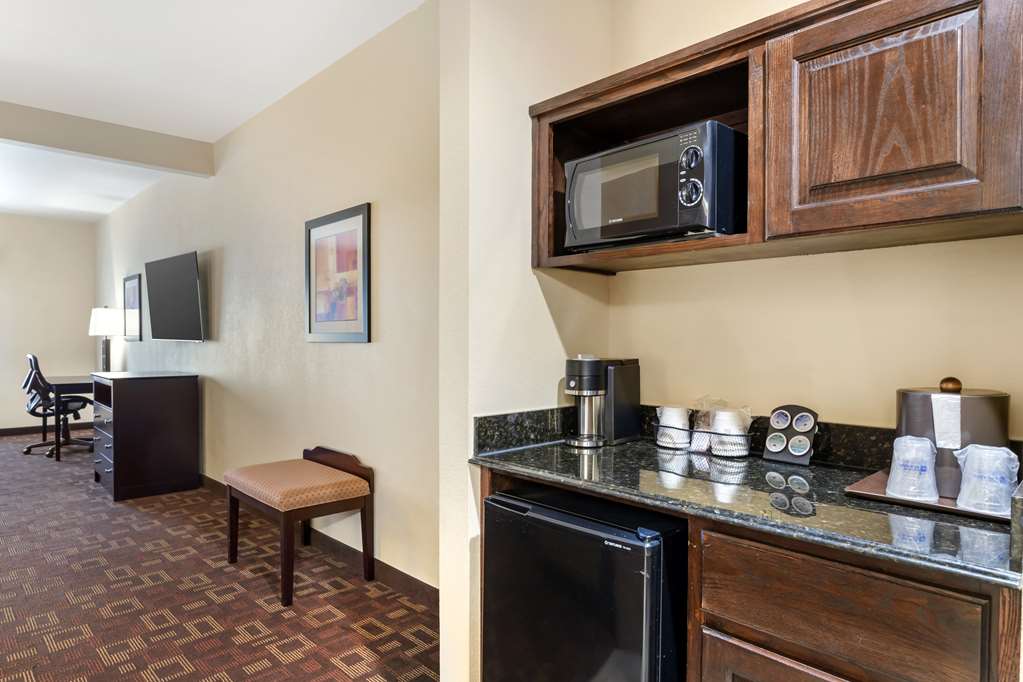 Best Western Plus Goliad Inn & Suites - photo 24
