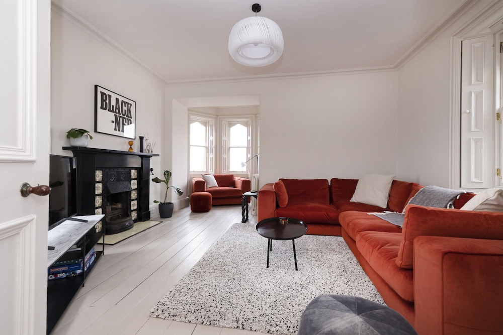 JOIVY Observatory Unique House on Calton Hill — 4-Star Luxury Hotel in Edinburgh, United Kingdom