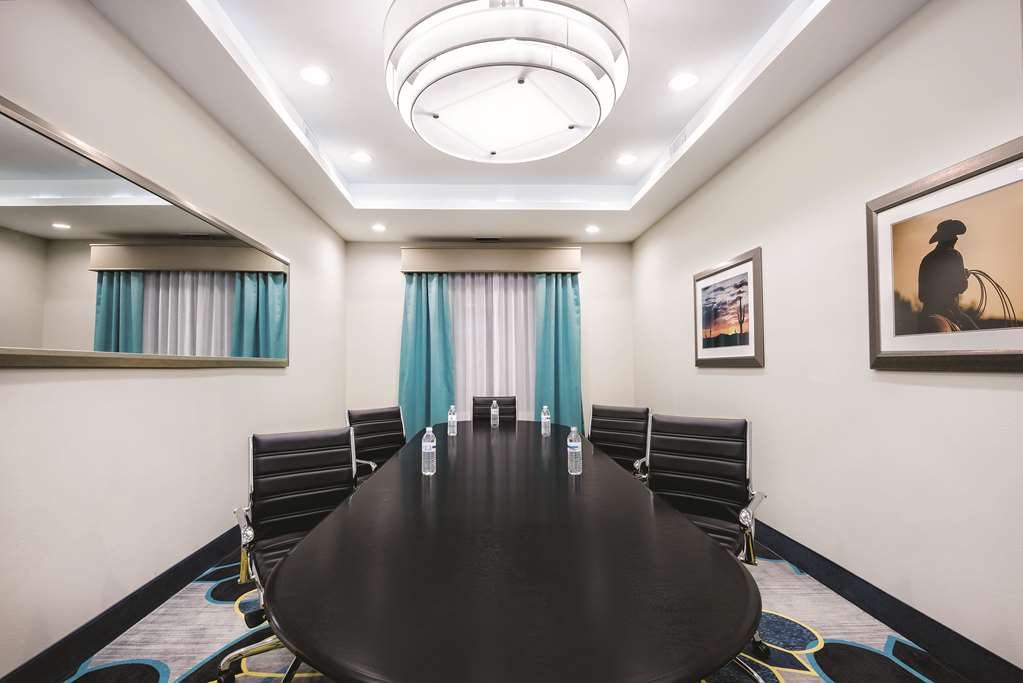 La Quinta Inn & Suites by Wyndham Odessa N. Sienna Tower - photo 31