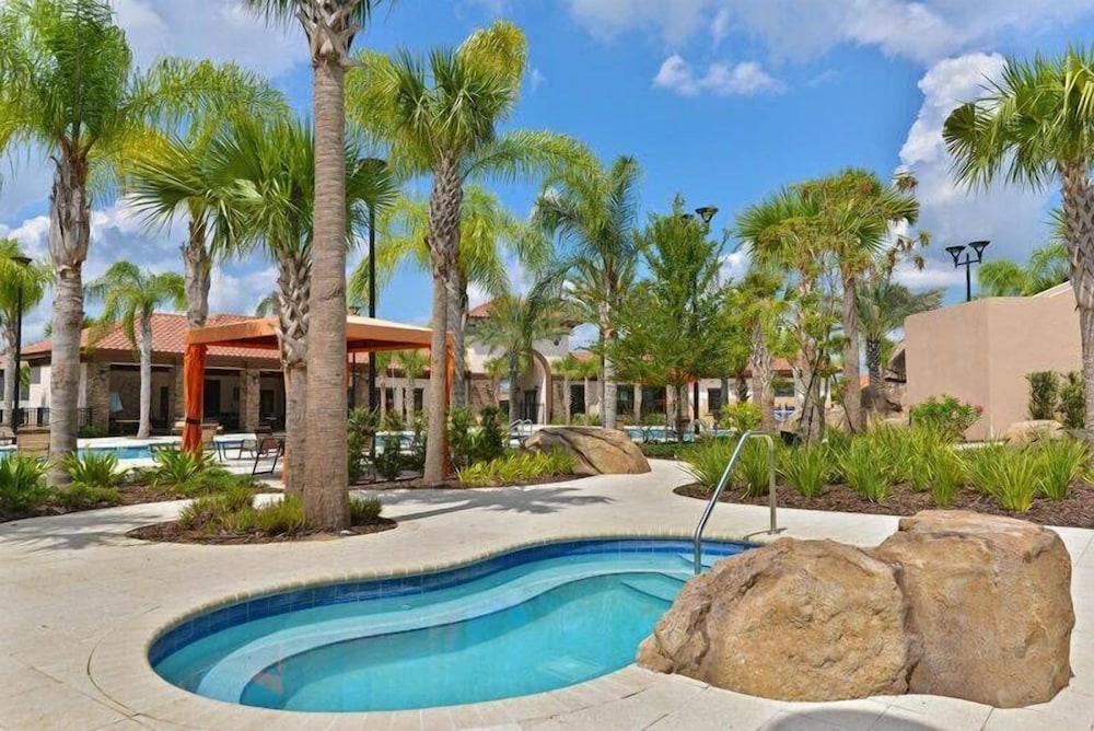 Fabulous Single Home w Pool at Solterra Resort - photo 37