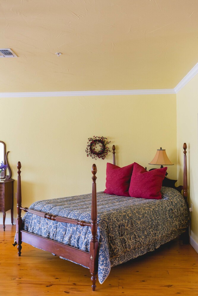 High Cotton Inn - photo 12
