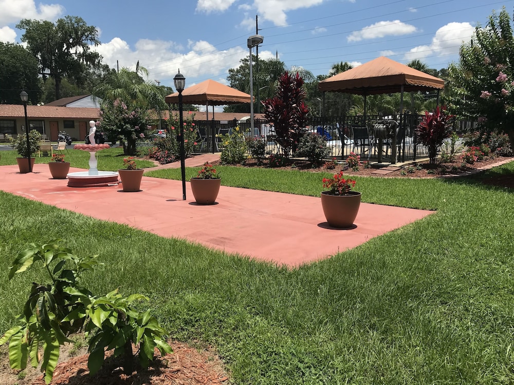 Silver Princess Motel - photo 24