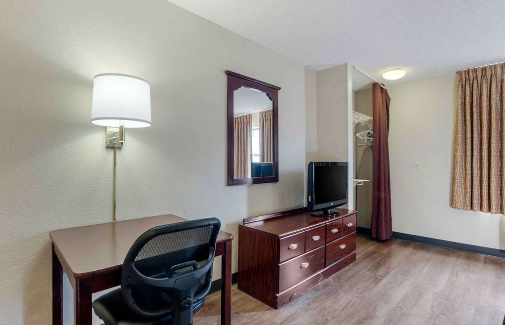 Extended Stay America Suites Los Angeles Torrance Blvd - photo 18