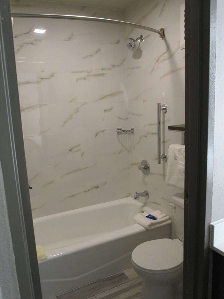 SureStay Plus Hotel by Best Western Point Richmond - photo 15