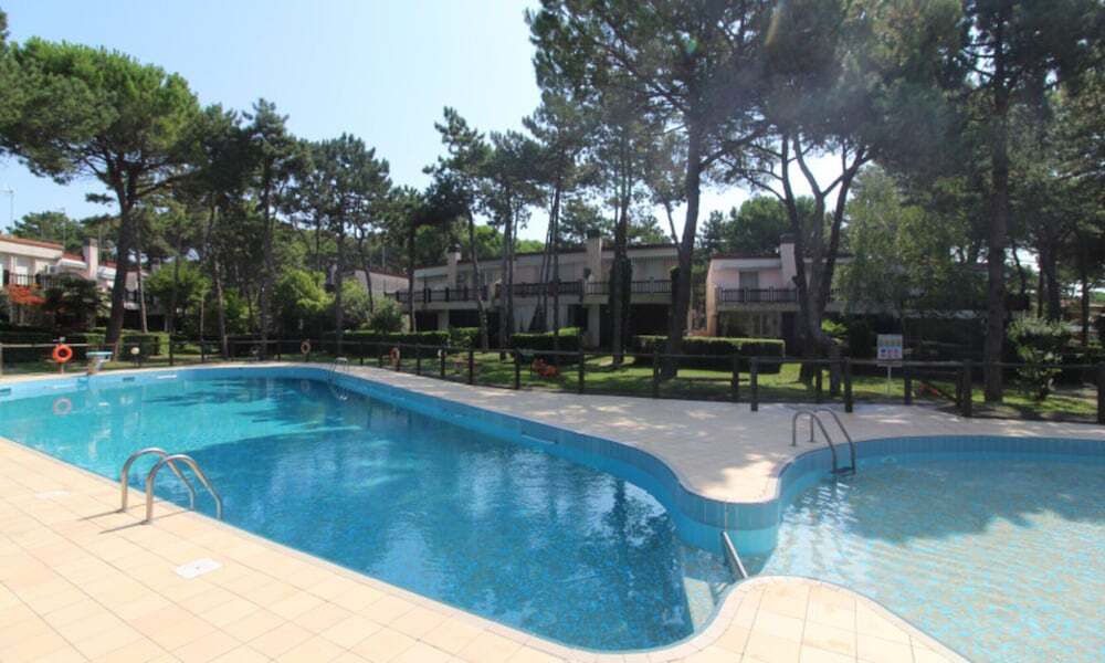 Vacation in Lignano by the Pool Beahost — 4-Star Luxury Hotel in Lignano Sabbiadoro, Italy