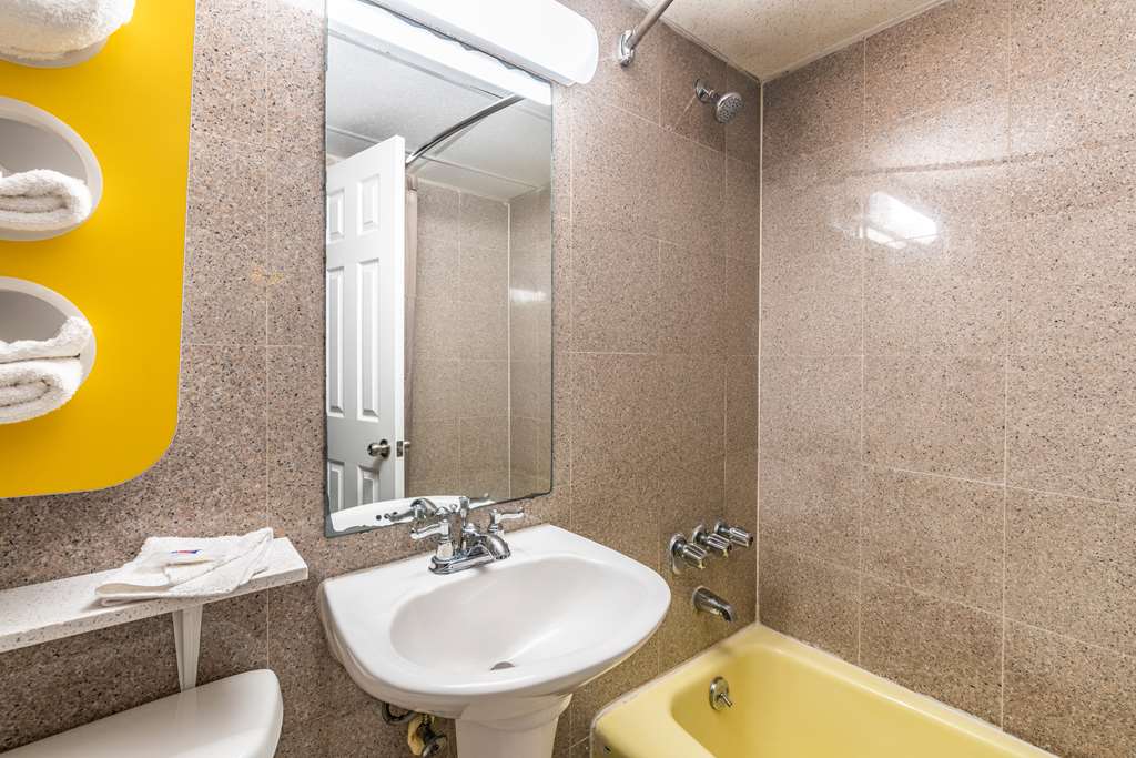 Motel 6 Elmsford NY White Plains - photo 22