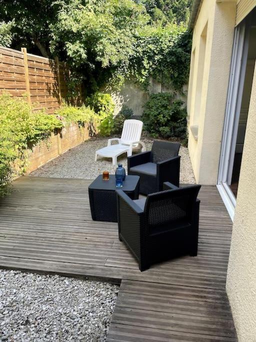 La Liberte Loft 90 M2 Renove Centre Ville Terrasse Amenagee Jeux & Parking — 4-Star Luxury Hotel in Cambrai, France