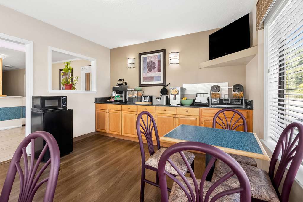 Econo Lodge St. George - photo 26