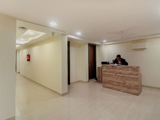 Super Hotel O Comfort Residency Near Artemis Hospital